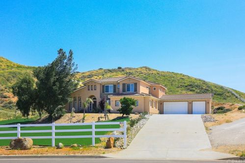 18900 Ravenhurst Way, Riverside, CA 92504-9414