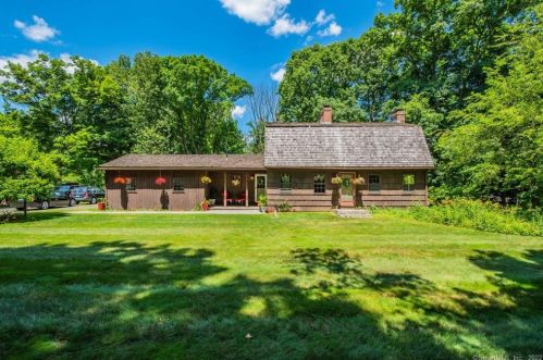 100 Fox Rd, Woodbury, CT 06798-3027