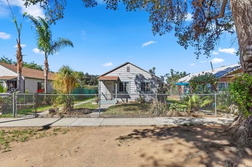 4123 Dwight Ave, Riverside CA  92507-5251 exterior