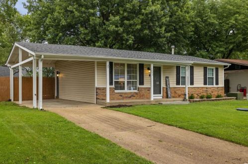 1093 Deleon Ct, Fenton, MO 63026-3739