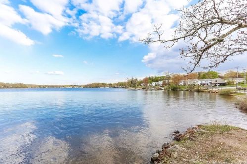 9 Lake Dr, East Hampton, CT 06424-1407