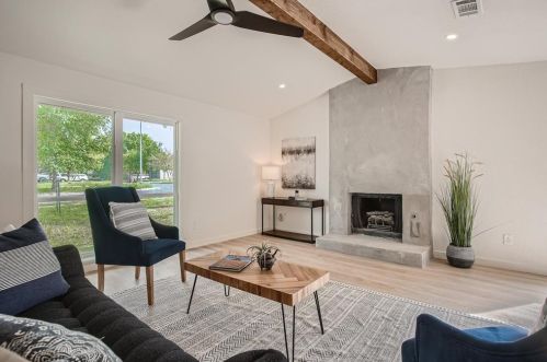 8408 Cayuga Dr, Austin TX 78749-3972 exterior