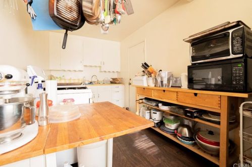 3210 134th Pl, Hawthorne CA  90250-6319 exterior