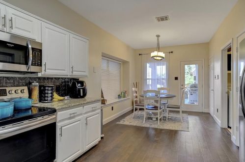 1336 Riley Dr, Carrollton TX 75007-1140 exterior