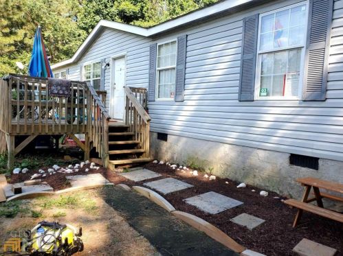 63 Saddle Ct, Ball Ground, GA 30107-5570