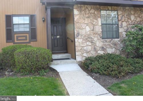 25 Adele Ct, Trenton NJ  08648-1448 exterior