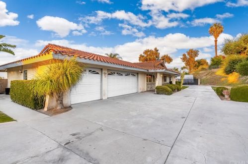 15740 Rancho Viejo Dr, Riverside CA  92506-5820 exterior