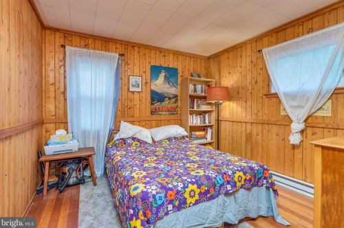 588 Shannondale Rd, Harpers Ferry WV 25425-4757 exterior