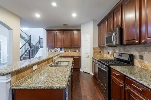 1225 Long Leaf Dr, Aubrey, TX 76227-7823