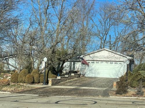 136 Monticello Cir, Lemont, IL 60440-2376