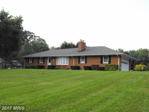 2116 Oaklyn Dr, Fallston, MD 21047-2006