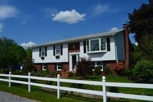 5032 Beale Ave, Altoona, PA 16601-1022