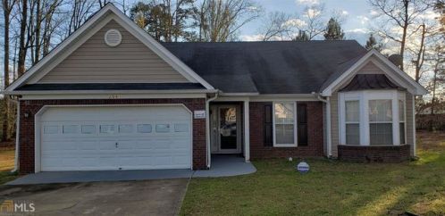 2561 Hillvale Cir, Lithonia, GA 30058-1821
