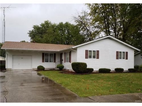517 Harrington St, Womac, IL 62626-1228