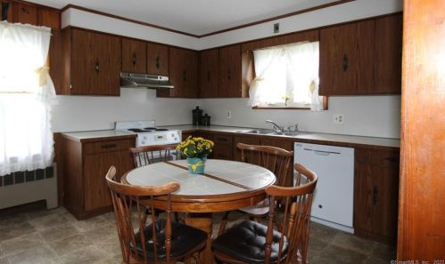 153 Toas St, Huntington, CT 06484-5531