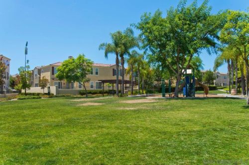 1470 Caminito Sicilia, Chula Vista CA  91915-4142 exterior