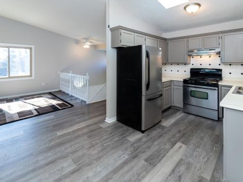 4392 Cinnamon Ridge Trl, Saint Paul MN  55122-3324 exterior