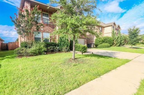 2324 Cavalry Dr, Fort Worth TX  76177-7253 exterior