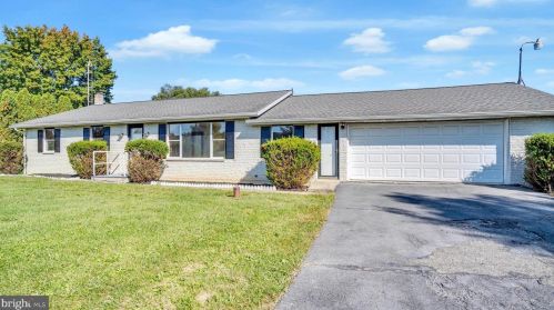 2099 Newville Rd, Carlisle, PA 17015-8939