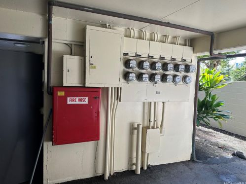 1442 Kewalo St, Honolulu HI  96822-4177 exterior