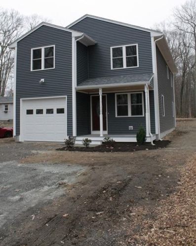 403 Lake Washington Dr, Glocester, RI 02814-1719