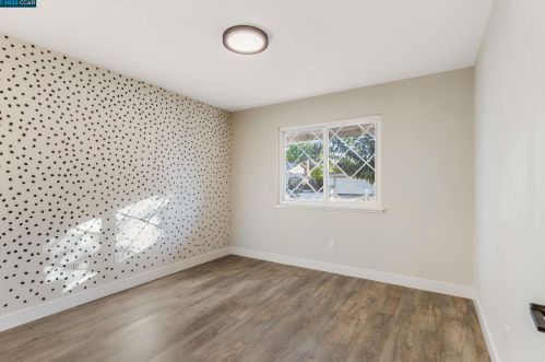 5209 Jomar Dr, Concord CA  94521-2341 exterior