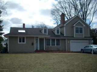 31 Rosalie Ave, Lincroft, NJ 07738-1322