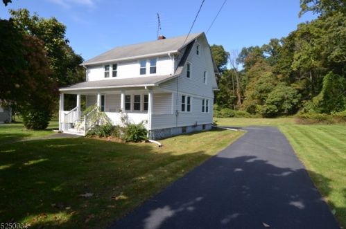 106 Richard Mine Rd, Dover, NJ 07801-1611