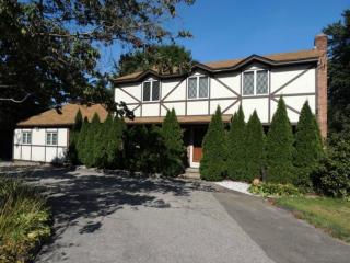 290 Huntington St, Huntington, CT 06484-5221