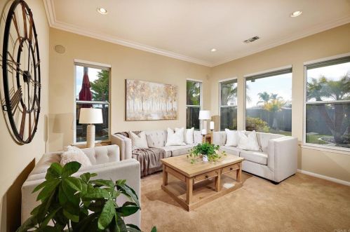 2215 Corte Cicuta, Carlsbad, CA 92009-8713