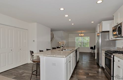 2454 Aurora Dr, Pingree Grove IL  60140-6403 exterior