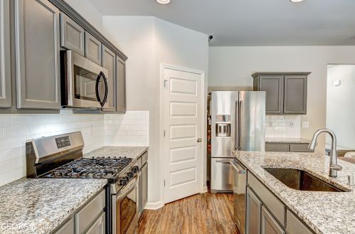 3843 Hempstead Way, Atlanta GA  30331-5268 exterior