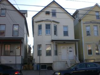 630 Franklin St, Elizabeth, NJ 07206-1211