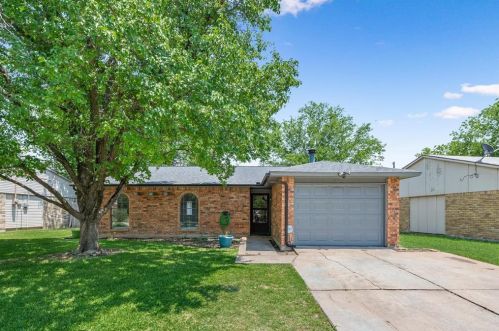6404 Buckingham Trl, Fort Worth, TX 76182-5003