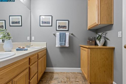 1017 Laurel Tree Dr, Concord CA  94521-5433 exterior