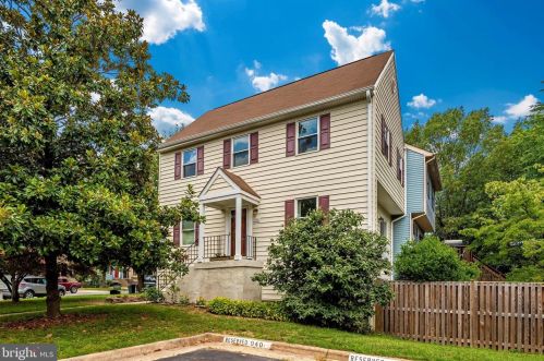 940 Barton Oaks Pl, Herndon, VA 20170-3441