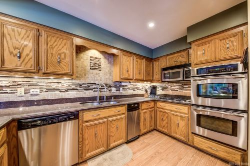 331 Ridgemoor Dr, Willowbrook IL  60527-5419 exterior