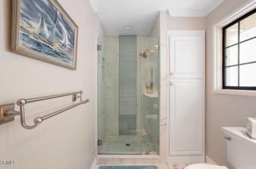 2036 Montecito Dr, Glendale CA  91208-1824 exterior