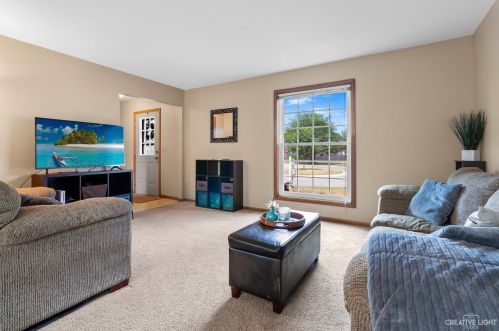 1080 Birchbark Trl, Carol Stream IL  60188-9186 exterior