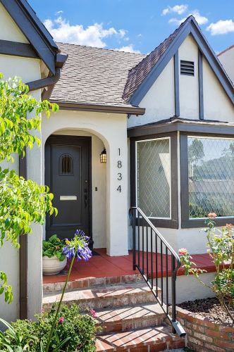 1834 Alpha Rd, Glendale CA  91208-2108 exterior