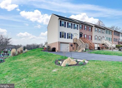 101 Townhouse Ln, Lancaster, PA 17603-5980