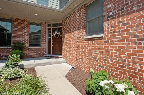 703 Kingsbrook Gln, Glendale Heights, IL 60137-6217
