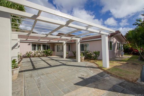 6857 Niumalu Loop, Honolulu HI  96825-1646 exterior