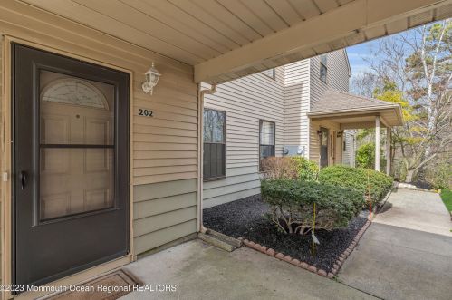 202 Violet Ln, Jackson Twp, NJ 08527-4150