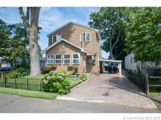21 Dewey Ave, Milford, CT 06460-5411