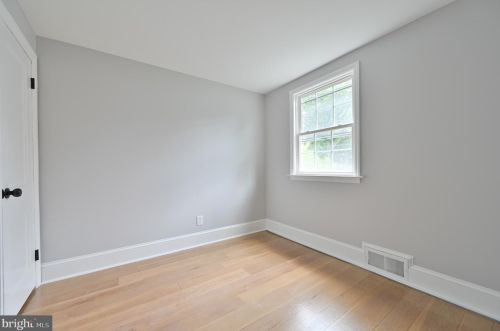 255 Hopkins Rd, Haddonfield NJ 08033-3062 exterior