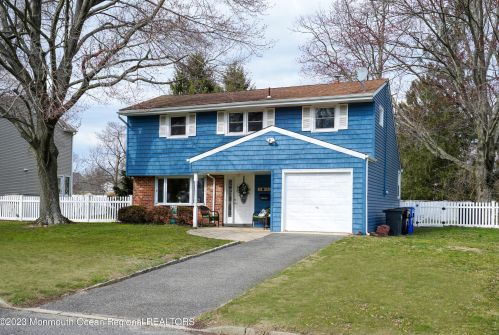 11 Sylvia Ter, Middletown, NJ 07748-1413
