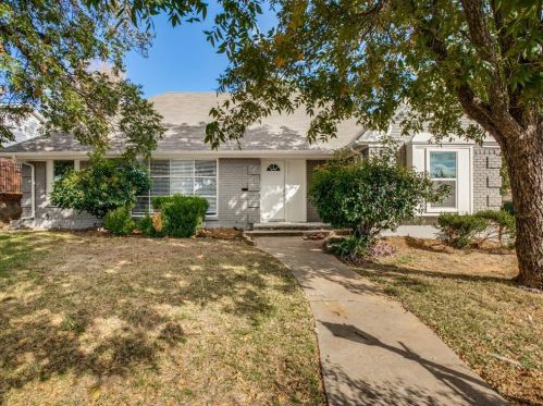 2121 Canton Dr, Fort Worth, TX 76112-3923