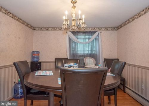 2106 Lyndell Dr, Lancaster PA  17601-5728 exterior