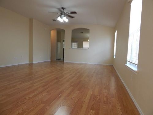 118 Star Of Texas Dr, Uhland TX  78640-5290 exterior